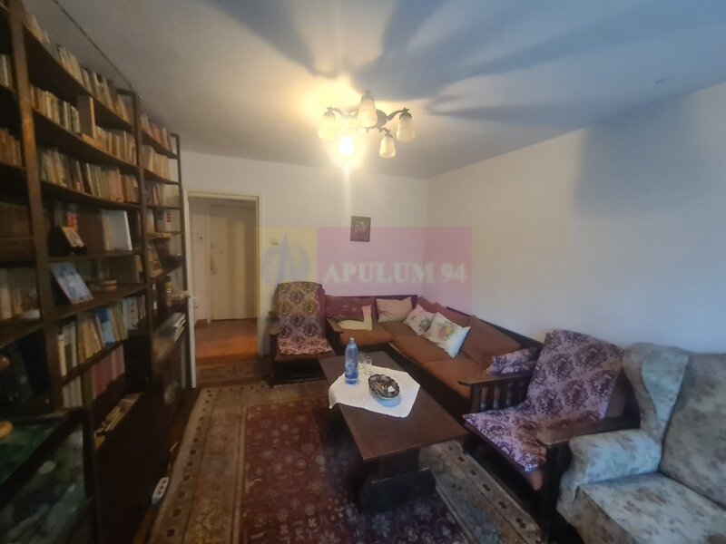Apartament cu 3 camere de vanzare in Campina - Zona Liceul Energetic